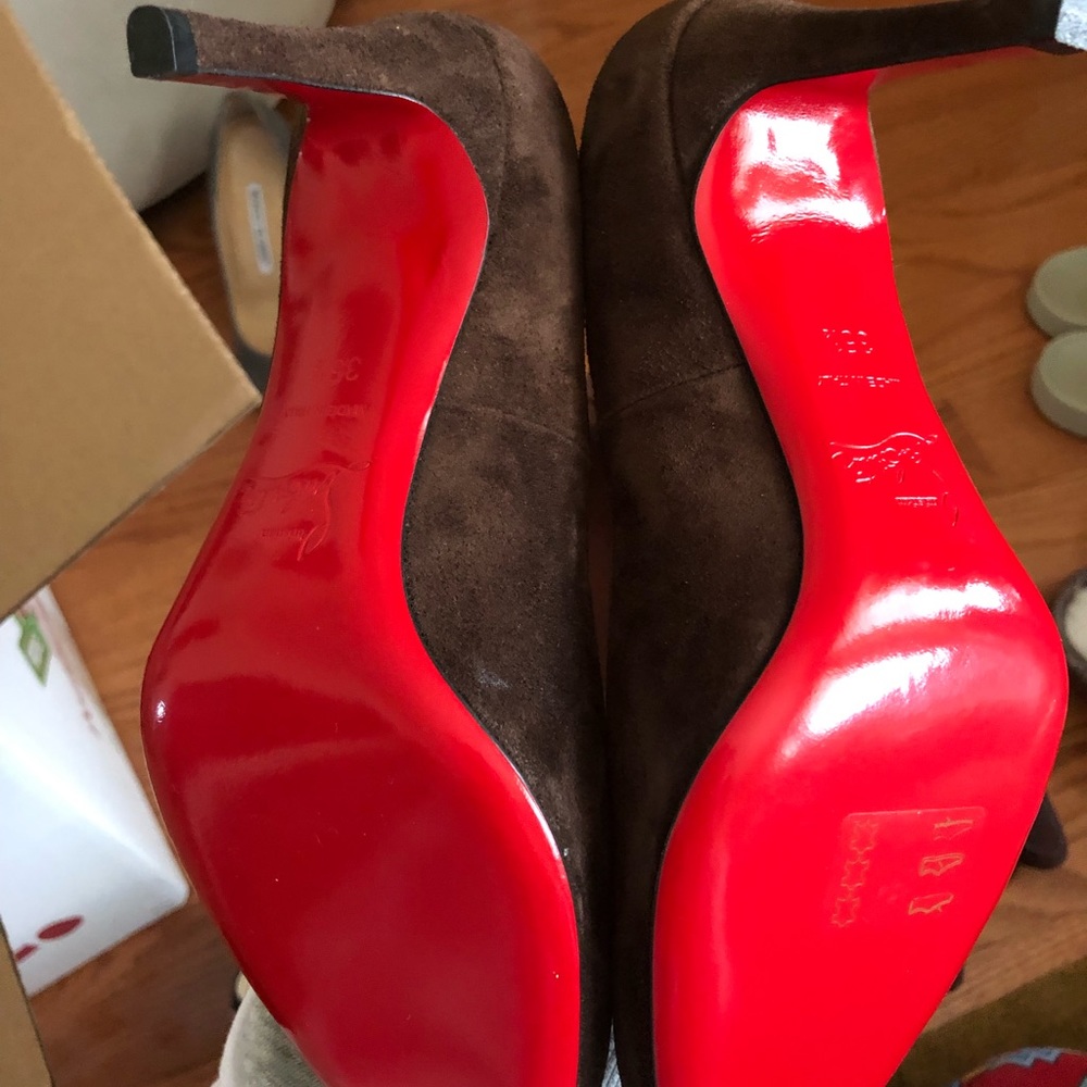 CL shoes. New. Size 35.5